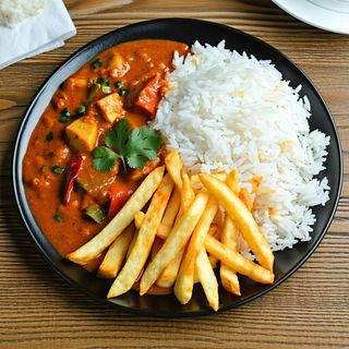 Beef Curry + Rice + Chips