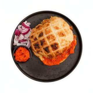 Pljeskavica u lepinji ajvar, + Coca-Cola 0.5l