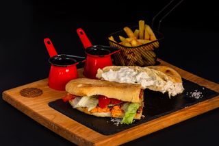 Sendvič sa pilećom salatom 400gr