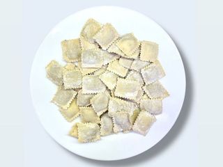 Равіолі з фетою, в`яленими томатами та чорізо 300 г (300g)