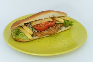 Sandwich cu snitel cu bagheta home made