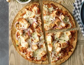Pizza chicken curry
