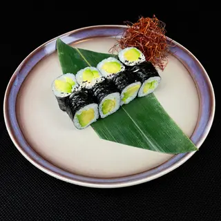 Hosomaki Awokado z sezamem 
