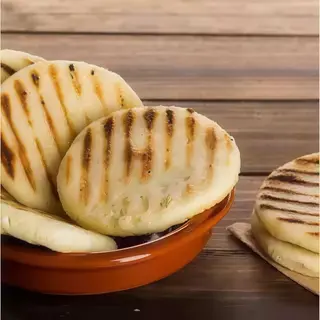 AREPA REVUELTO POLLO