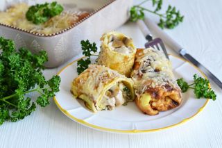 Млинець-молодець , запечений під сиром, у Вершковому соусі (360г) 