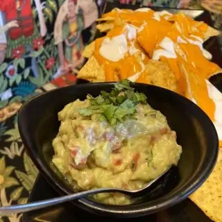 Nachos guacamole