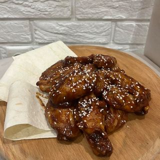 Крильця під соусом BBQ (500г)