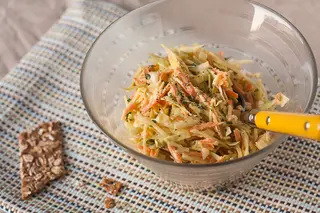 Kupus salata sa krastavcima i šargarepom