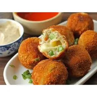 Chicken Cheese Balls (5 Pcs)