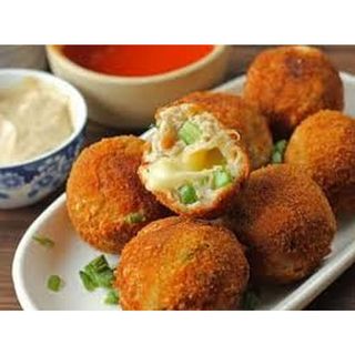 Chicken Cheese Balls (5 Pcs)