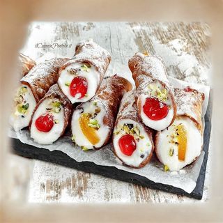 cannolo siciliano