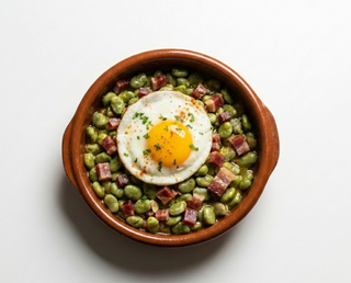 Cazuela De Habitas Con Jamón Y Huevo