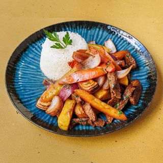 Lomo saltado