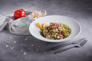 Salata sa tjesteninom i tunjevinom