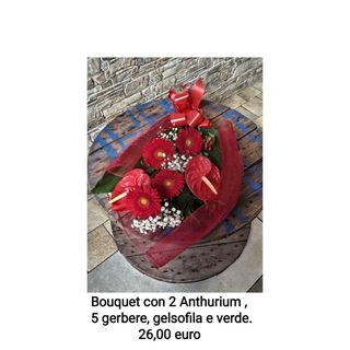 Bouquet con 2 Anthurium, 3 gerbere, gelsofila e verde