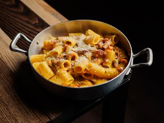 Carbonara e fiori di zucca