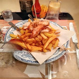 Patatine e salsiccia