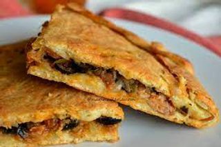 Focaccia ripiena con tonno