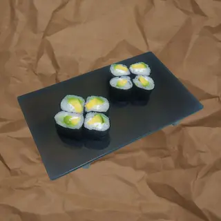 82. Maki Aguacate Con Queso (8 Pzs.)