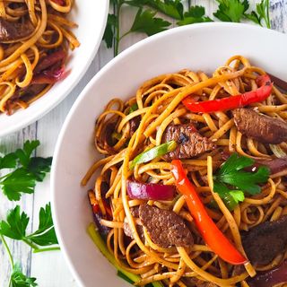 Tallarín Saltado De Carne