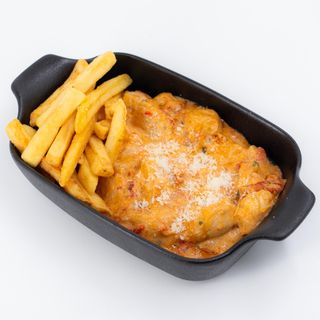 Piletina u crvenom sosu