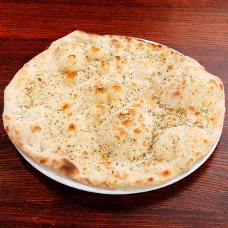 Focaccia cu usturoi și oregano