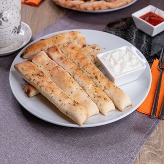 Baghete cu oregano si sos de usturoi