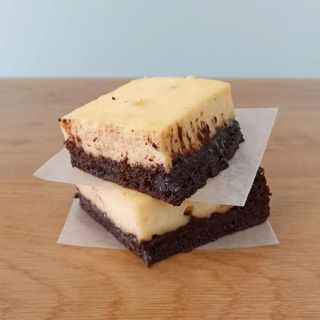 Porción De Tarta De Brownie Cheesecake