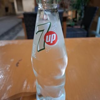 7 Up 330 ml