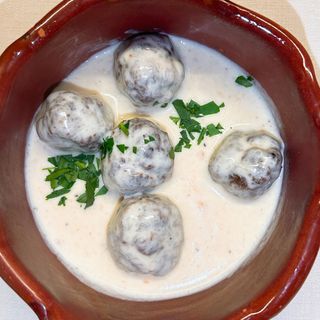 Polpette di carne alla crema di caciocavallo 