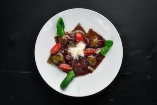 Raviolis rellenos queso de cabra y cebolla