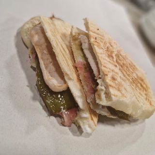 Serranito de pollo