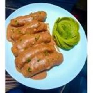 Gnuts Katogo(matooke+gnuts)