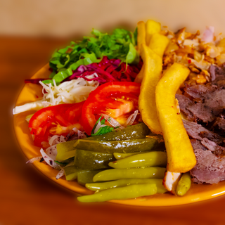 Doner mixt la farfurie