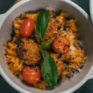 Pasta artesana con albóndigas. (1 ó 2 personas)
