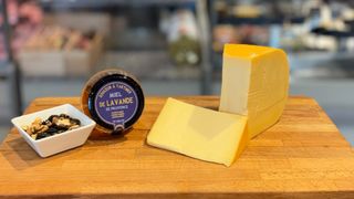 Ser Gouda młoda ( 300 g )