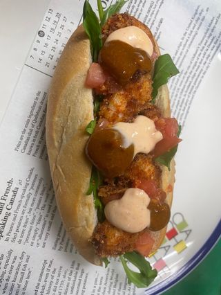 PO BOY DE LANGOSTINOS CON PANKO