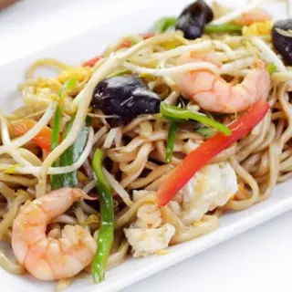 Tallarines Fritos Con Gambas