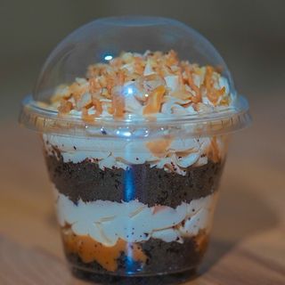 Десерт снікерс