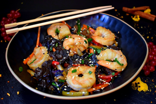 Wok Urechi de lemn & Creveti