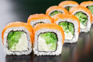 Рол Філадельфія з огірком (220г)