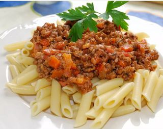 Macarrones A La Boloñesa (Ración)