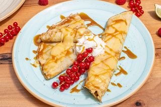 Clatite cu banane, ciocolata si caramel