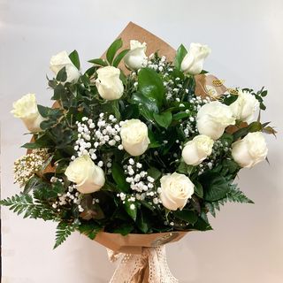 Ramo 12 rosas blancas