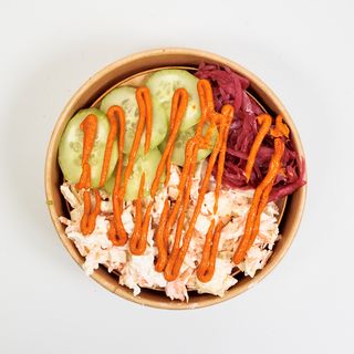 Salata coleslaw s umakom od dimljene paprike