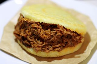 Arepa De Carne Mechada