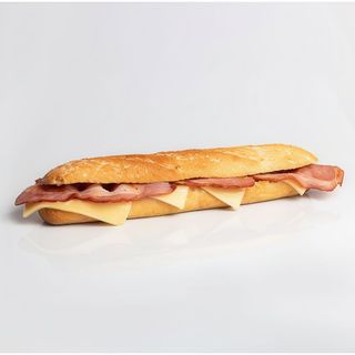 Baguette bacon con queso