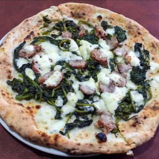 Pizza Salsiccia E Friarielli