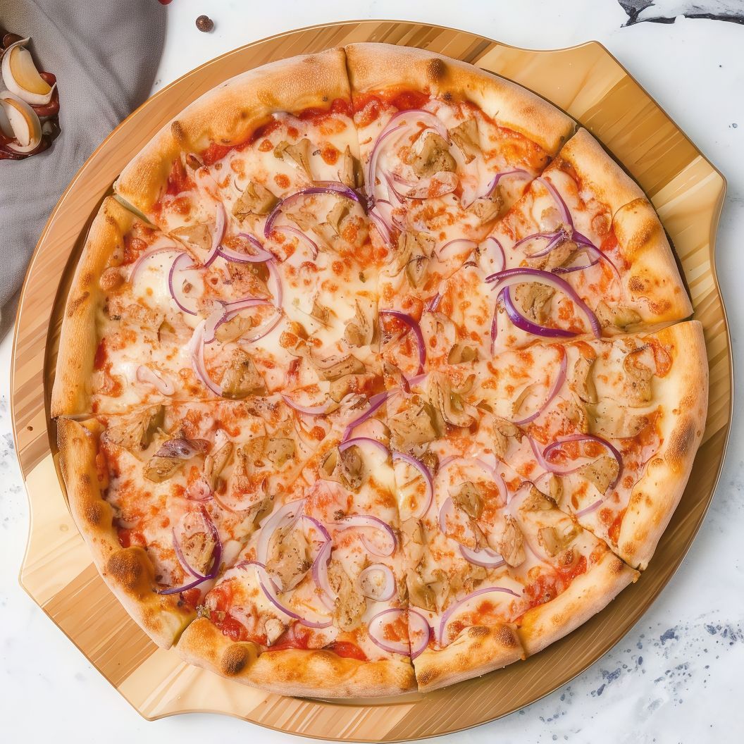 Pizza De Atún (Mediana)