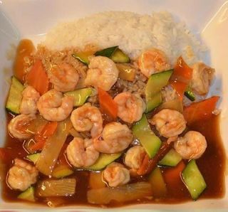 Gamberetti con Verdure Miste e Riso Bianco